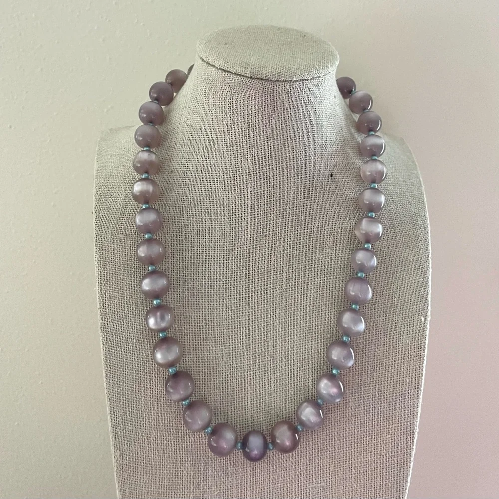 Vintage dusty lilac moonglow? beaded necklace novelty slide clasp midcentury